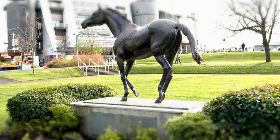 Statue of racing legend Red Rum at Aintree.